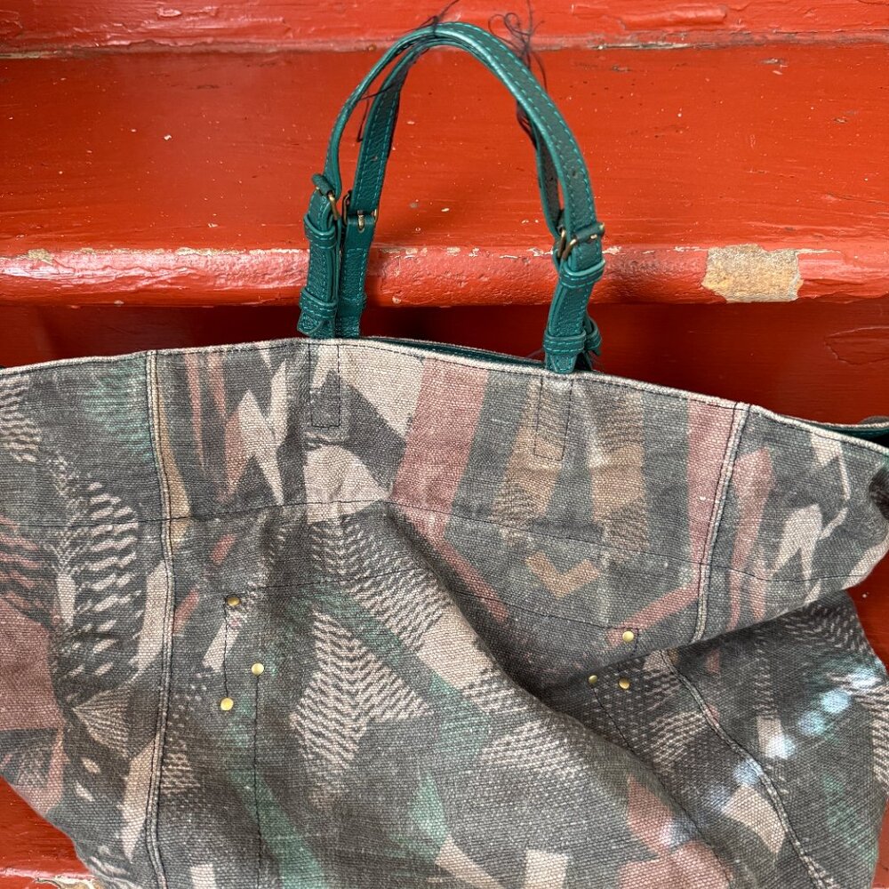 jerome dryefuss med jacques brutalist linen block printed green tote - Picture 2 of 8